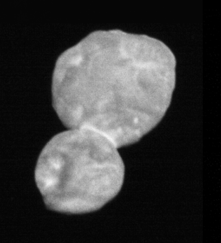 Cuerpo estelar Ultima Thule tal como fue fotografiado por la nave no tripulada New Horizons a comienzos de 2019. 